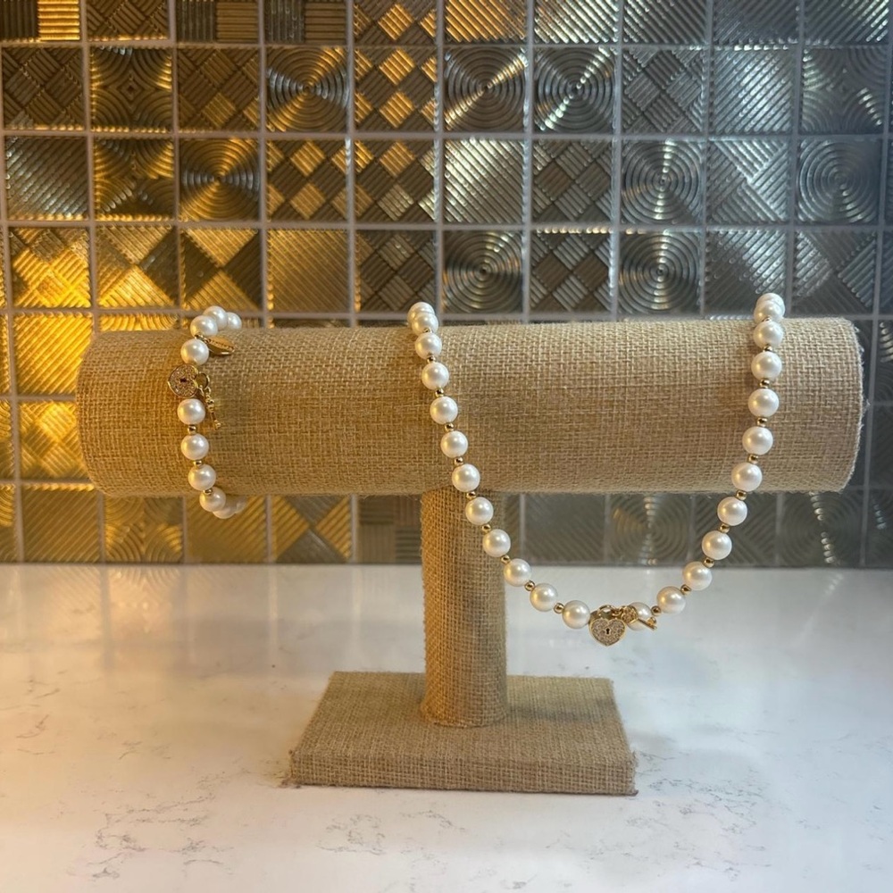 Classic White Pearl Necklace